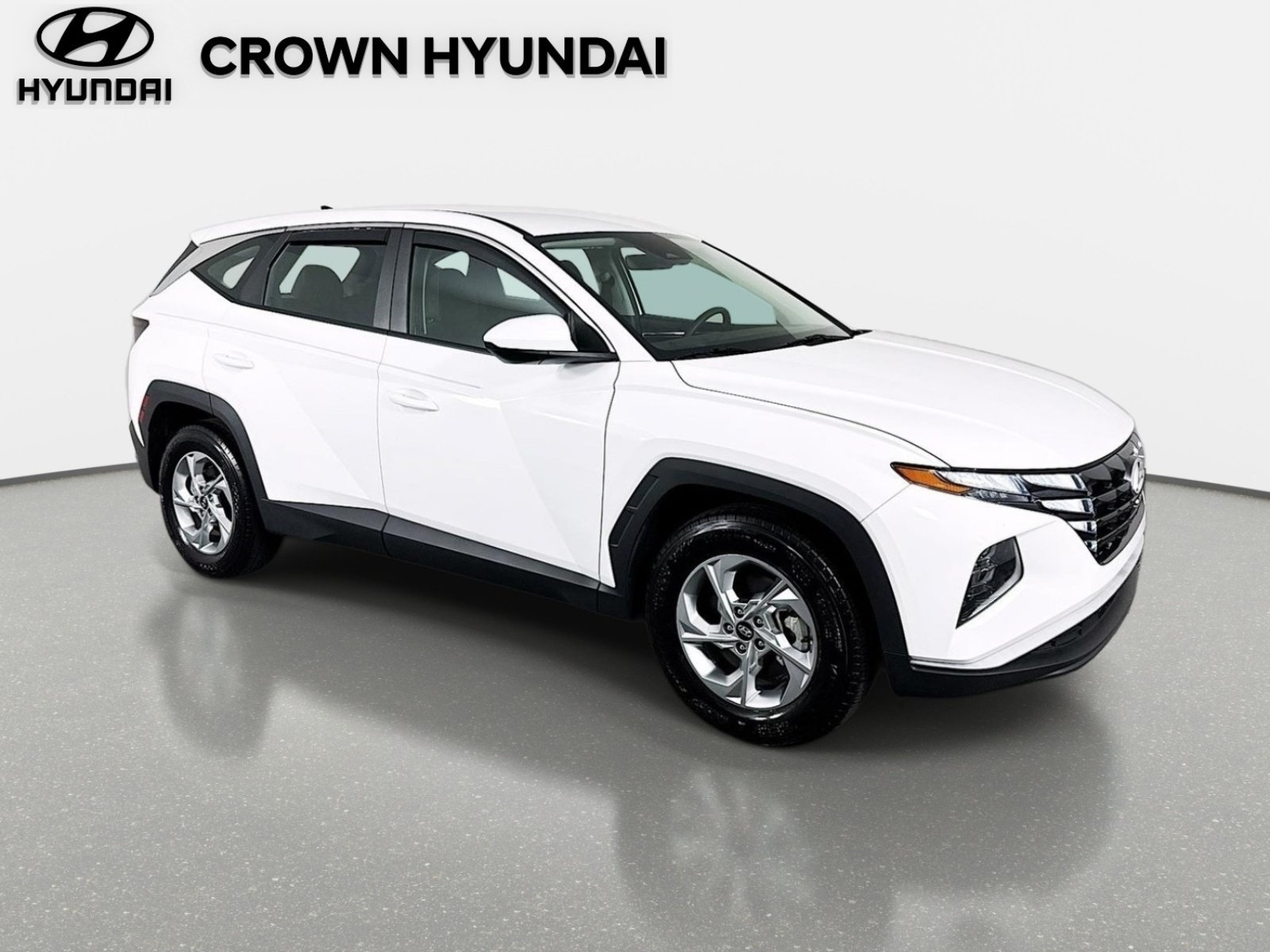 Used 2024 White Pearl Hyundai SE image 3
