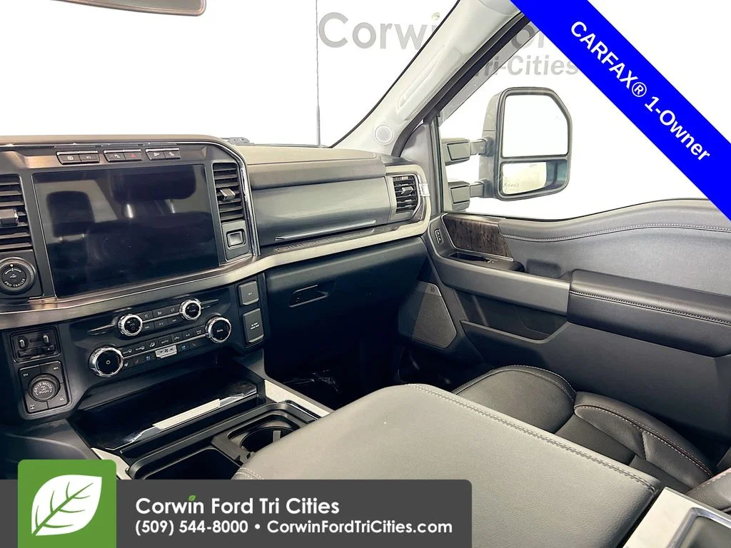 Used 2024 Glacier Gray Metallic Ford Lariat image 29