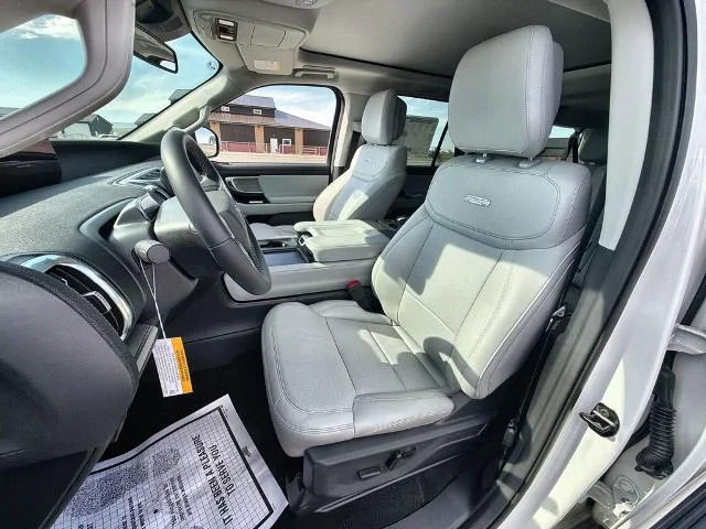 New 2026 Star White Metallic Tri-Coat Ford MAX Platinum® image 57