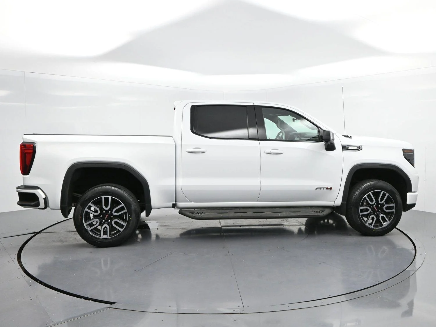 Used 2025 Summit White GMC AT4 image 6