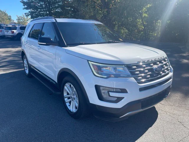 Used 2017 White Ford XLT image 7