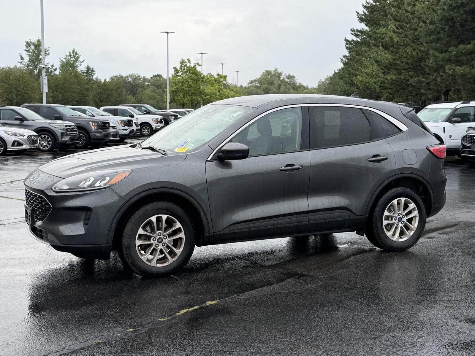 Used 2020 Magnetic Ford SE image 4