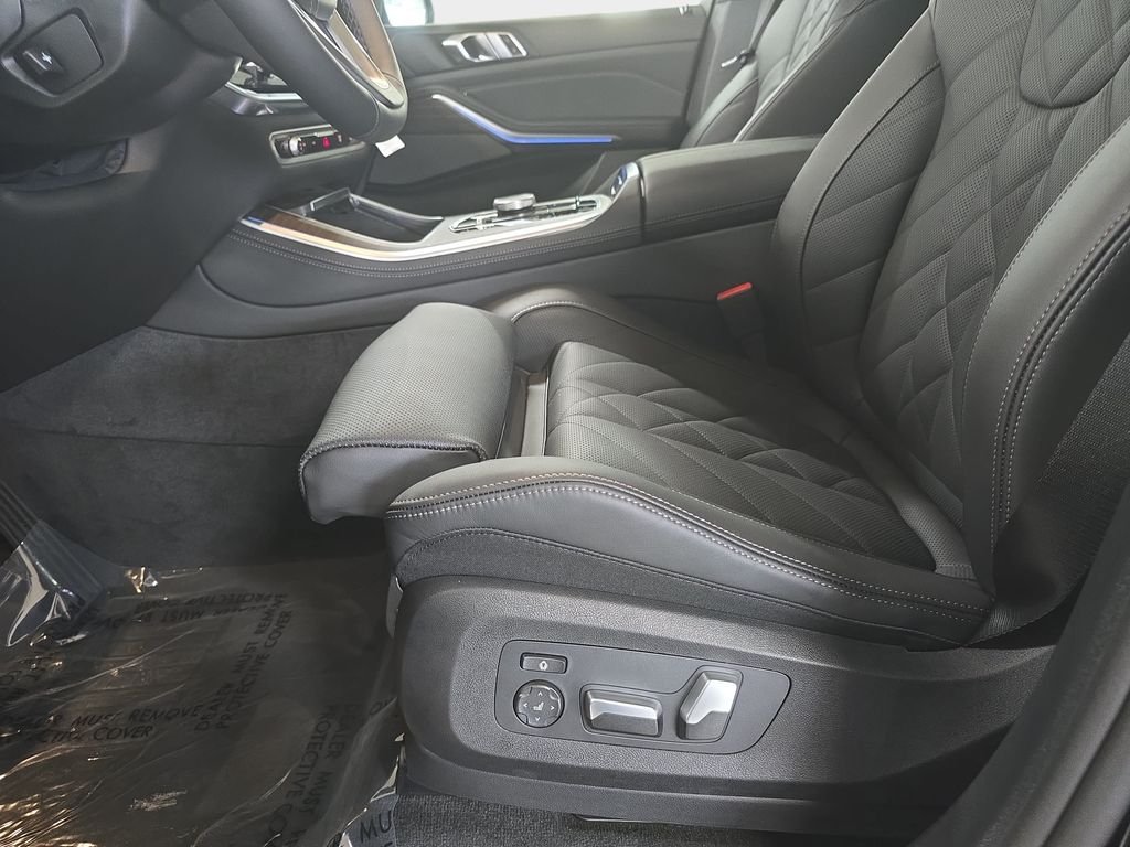 New 2026 Black Sapphire Metallic BMW xDrive50e image 14