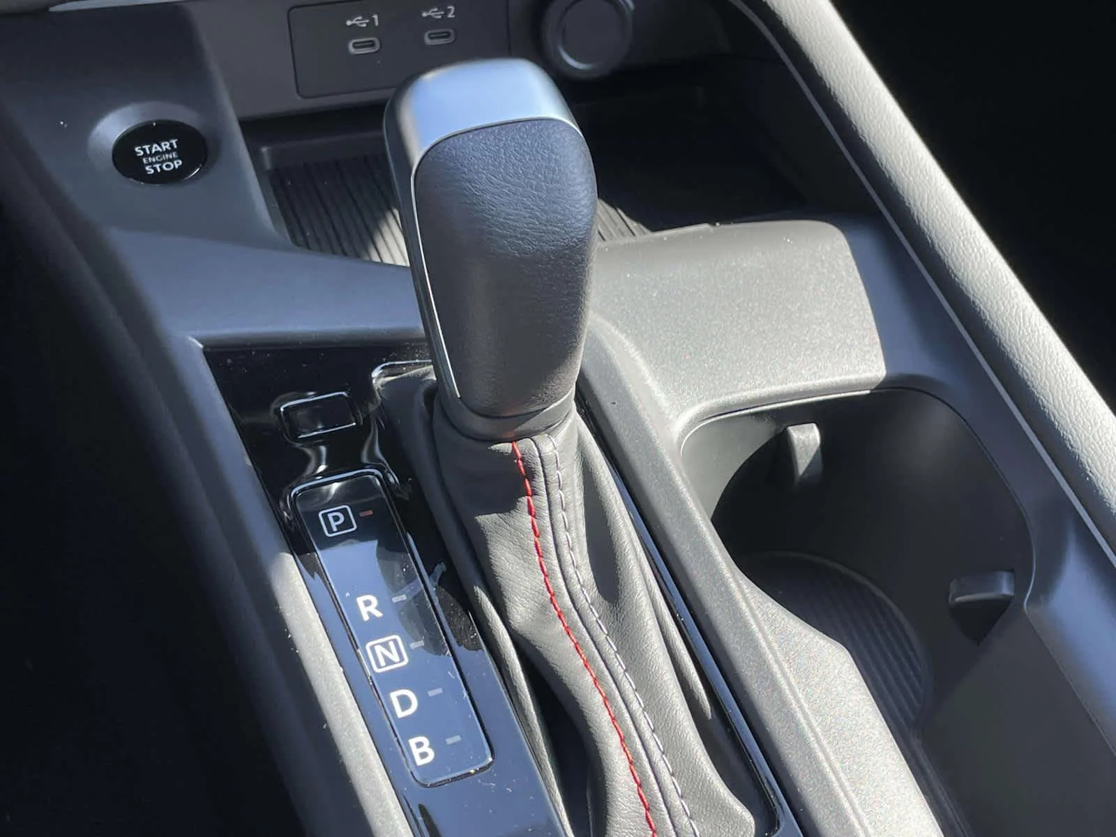 New 2026 Aspen White Tricoat/Super Black Nissan SR image 21