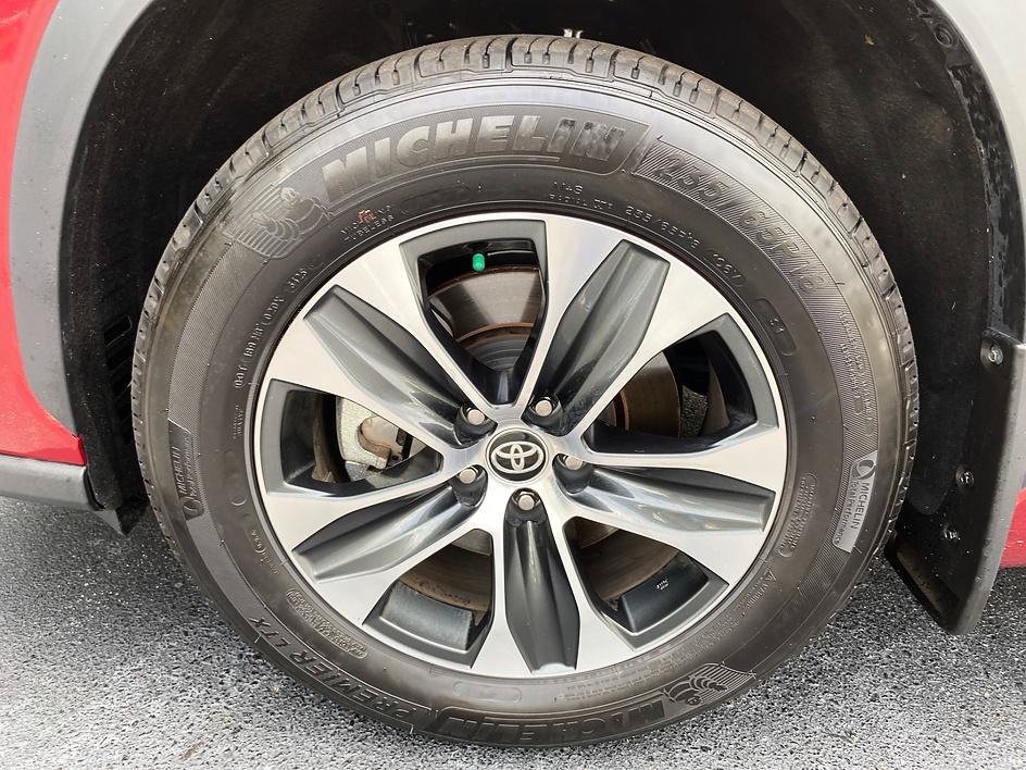Used 2026 Ruby Flare Pearl Toyota XLE image 28