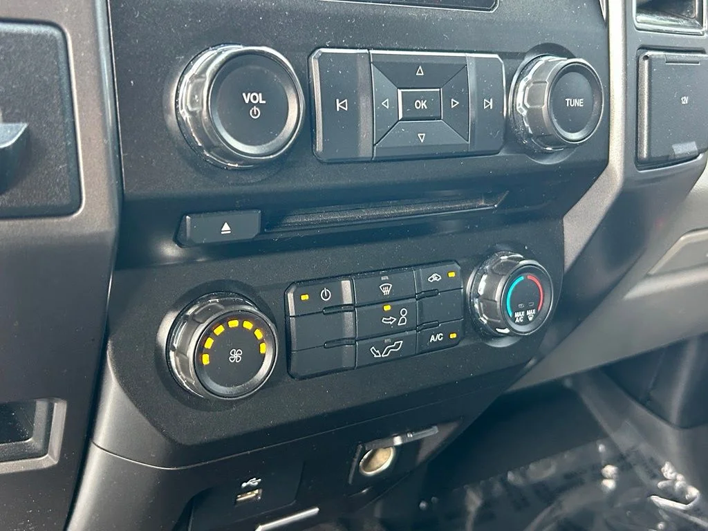 Used 2017 Shadow Black Ford XLT image 32