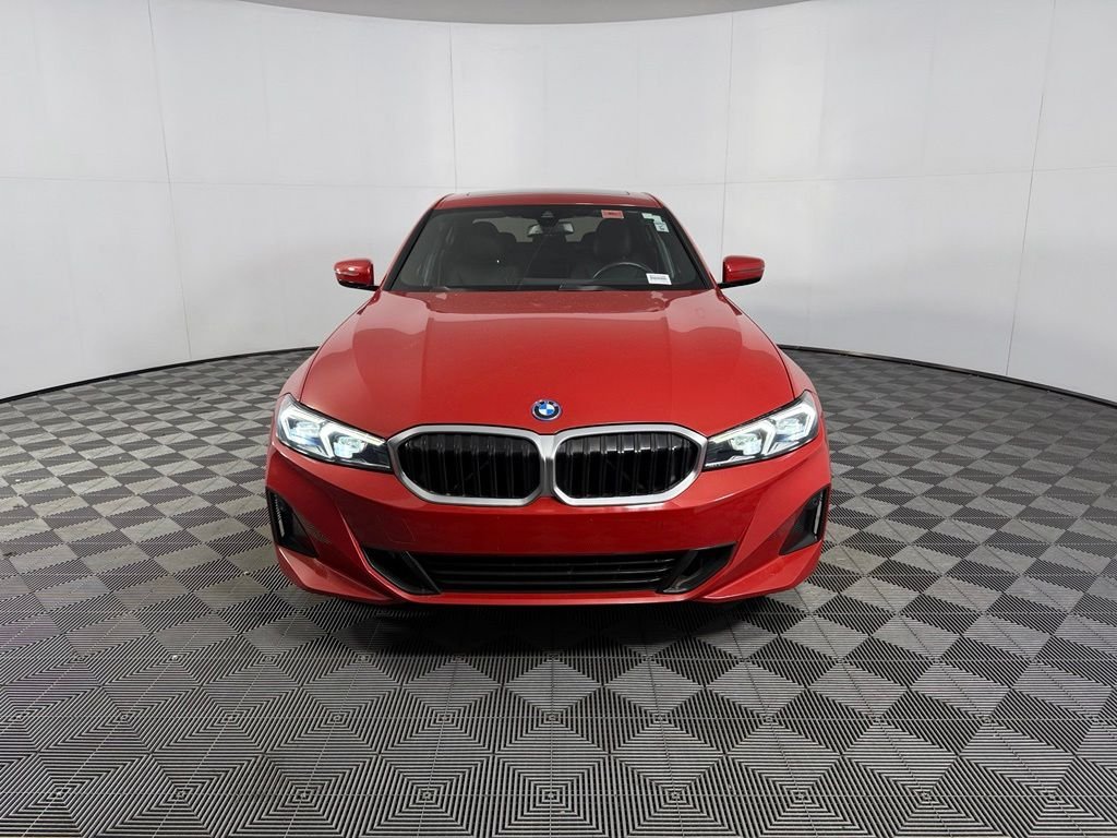 2023 BMW 3 Series 330e - Photo 5