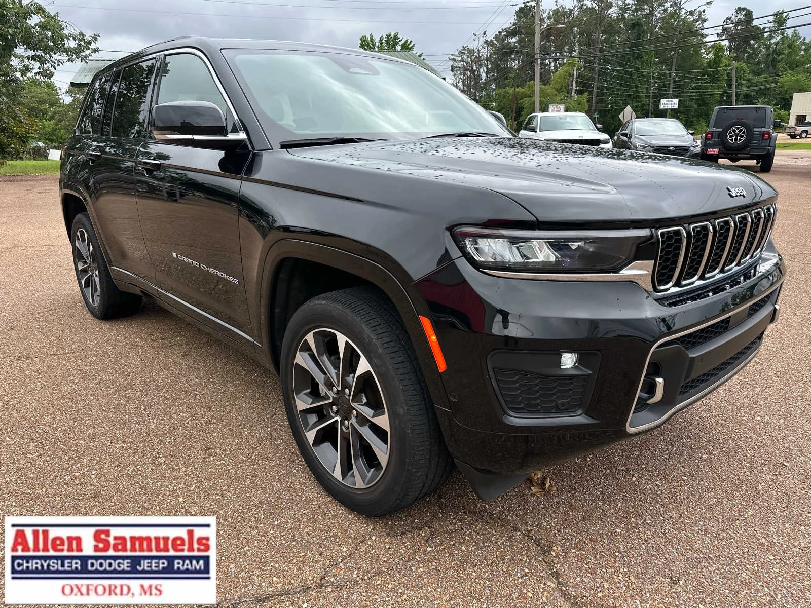 2023 Jeep Grand Cherokee Overland 4x4's photo