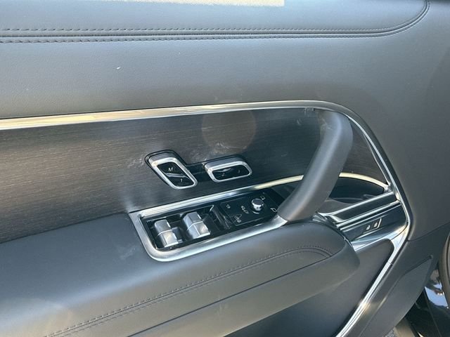 New 2026 Santorini Black Land Rover SE image 11