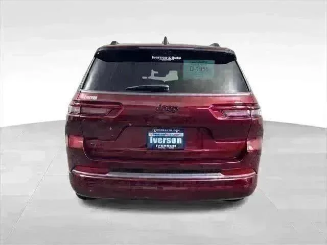 New 2026 Velvet Red Pearl-Coat Exterior Paint Jeep Limited image 8