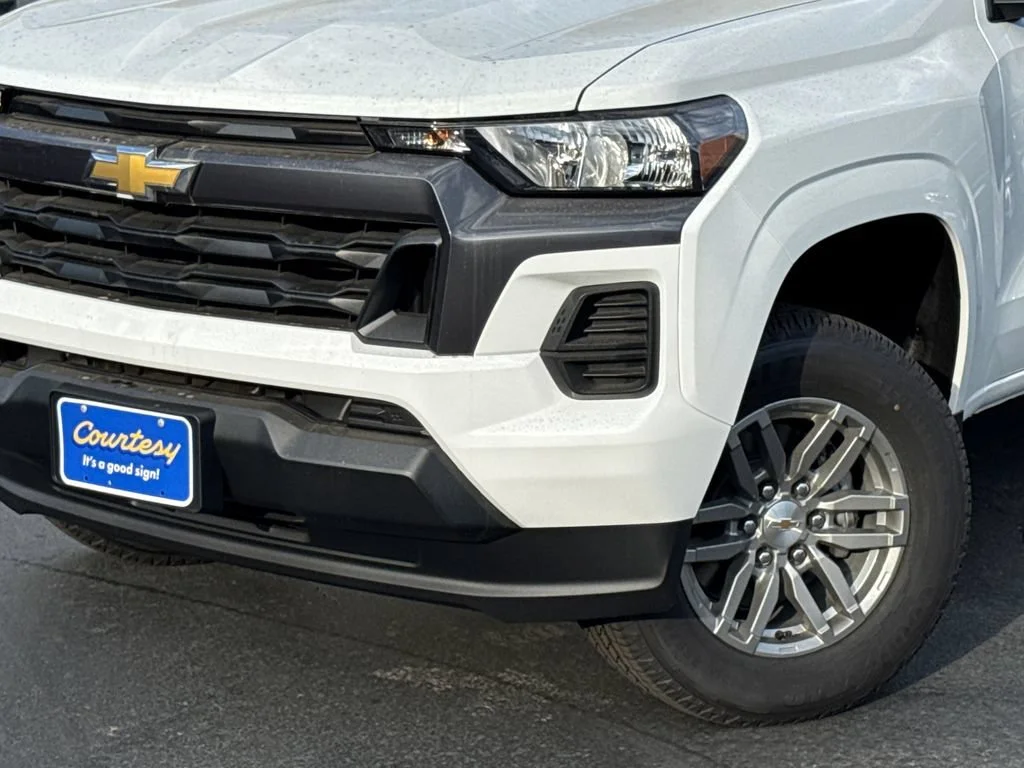 New 2026 Summit White Chevrolet LT image 3
