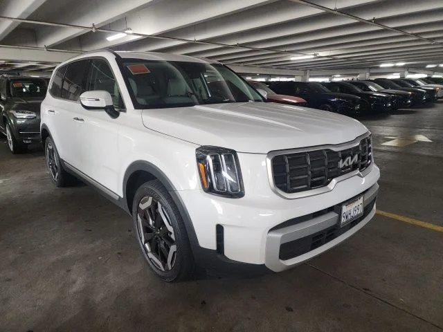 2025 Kia Telluride S FWD's photo