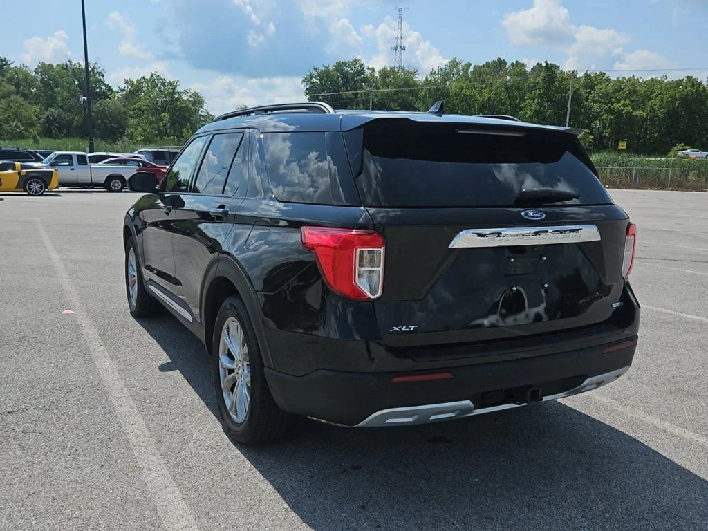 Certified Used 2020 Black Ford XLT image 5