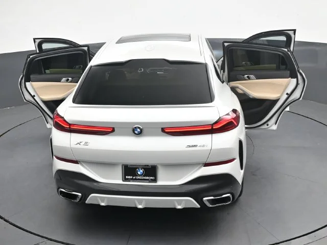 Used 2021 White BMW sDrive40i image 43