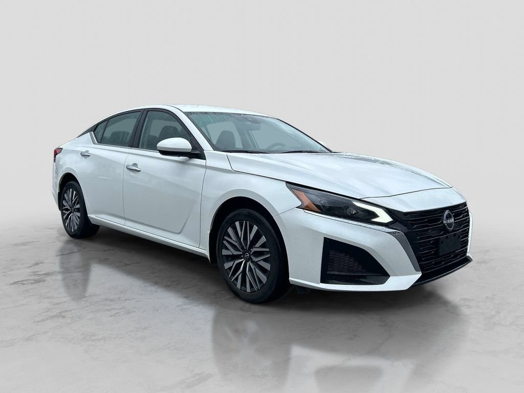 Used 2023 White Nissan 2.5 SV image 7