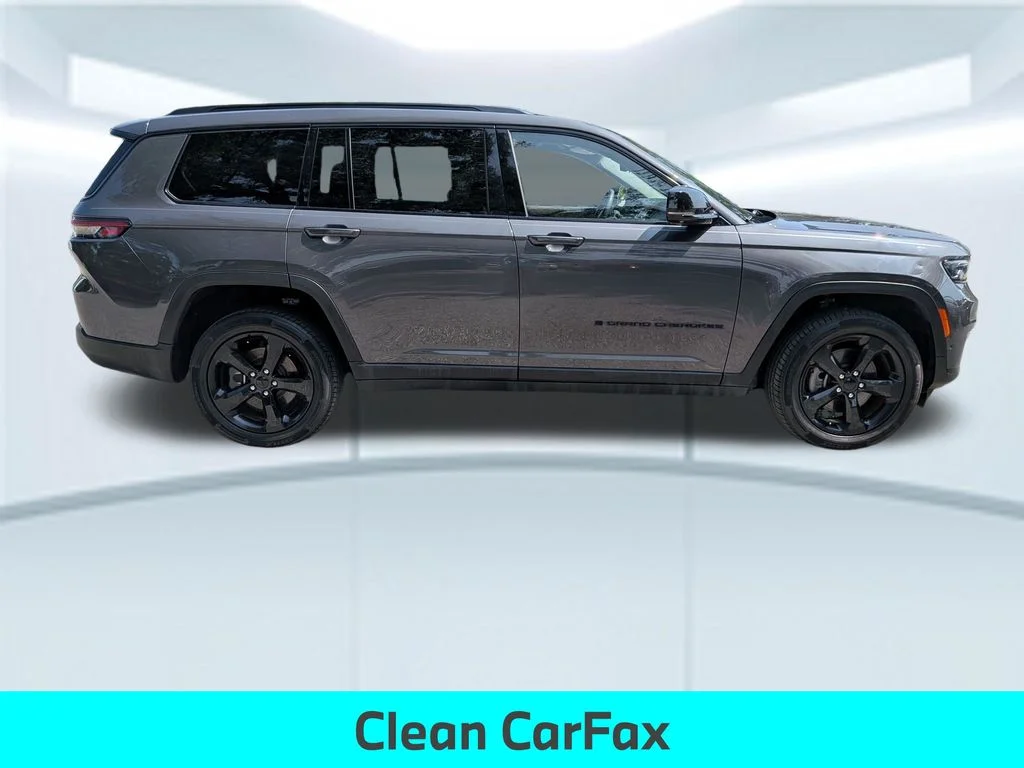 Used 2023 Gray Jeep Limited image 8