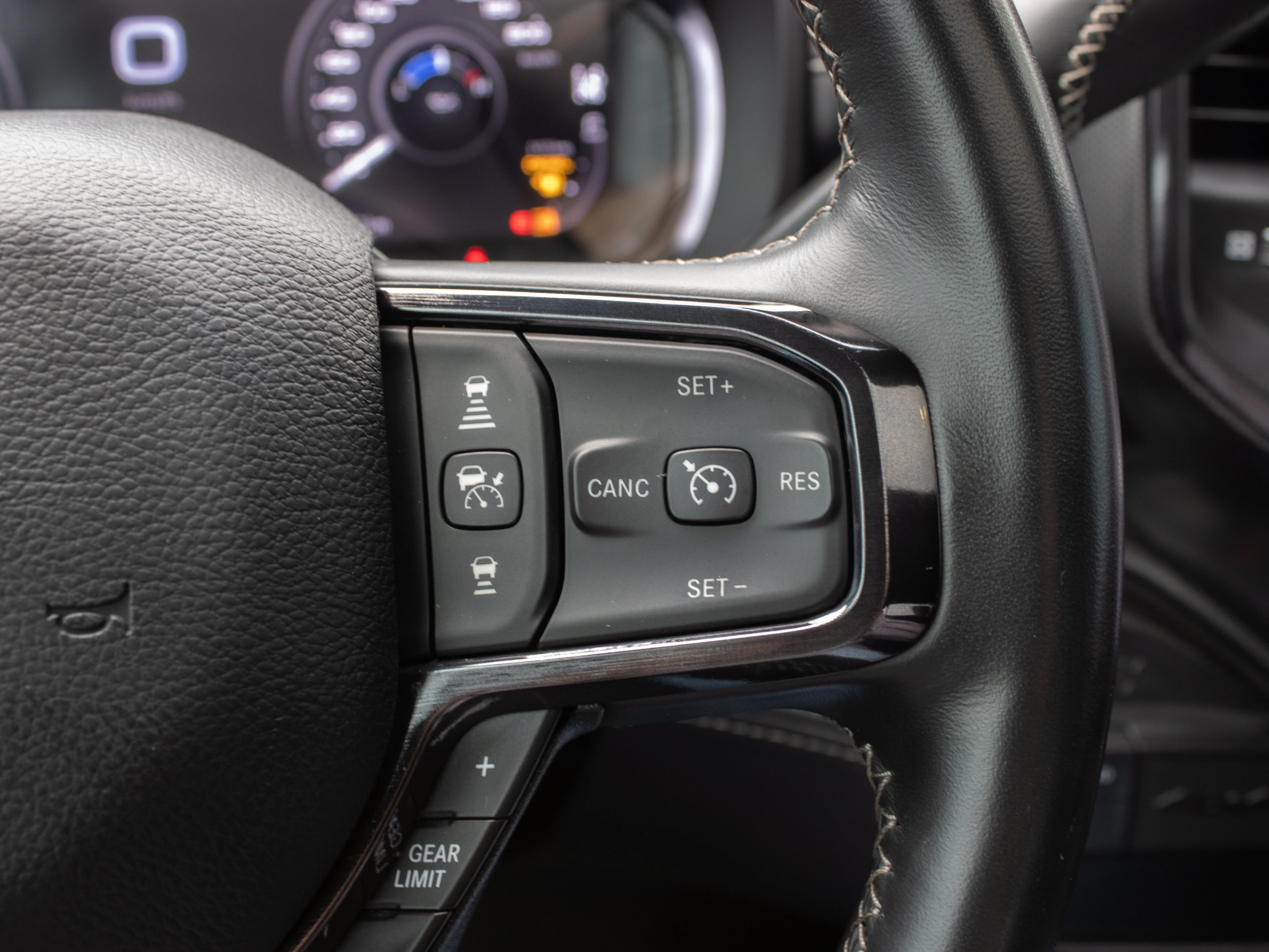 Used 2023 Black RAM Limited*Dually | 6.7L Cummins HO | 4.10 Rear Axle | 5th Wheel & Gooseneck Prep | image 26