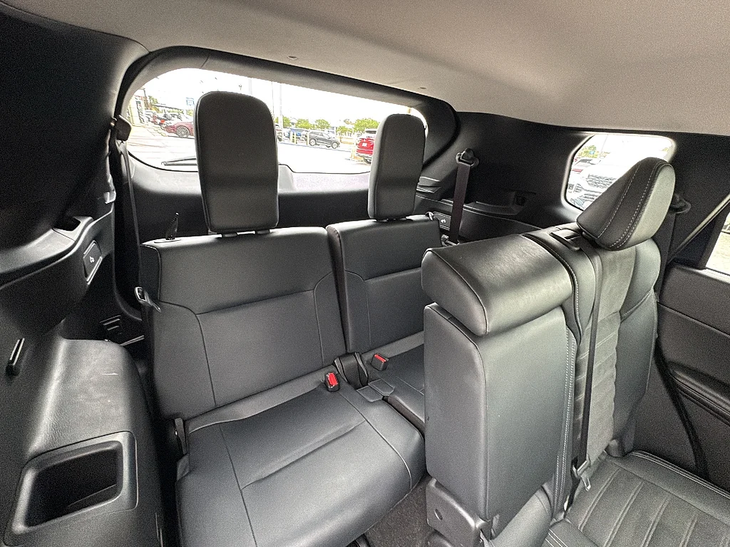 Used 2024 Cosmic Blue Metallic Mitsubishi  image 11