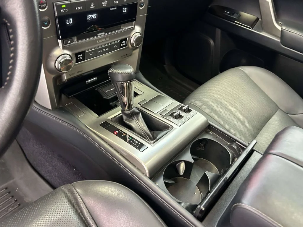 Used 2018 White Lexus 460 image 20