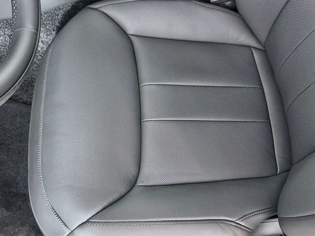 New 2026 Varesine Blue Land Rover SE 7 Seats image 20