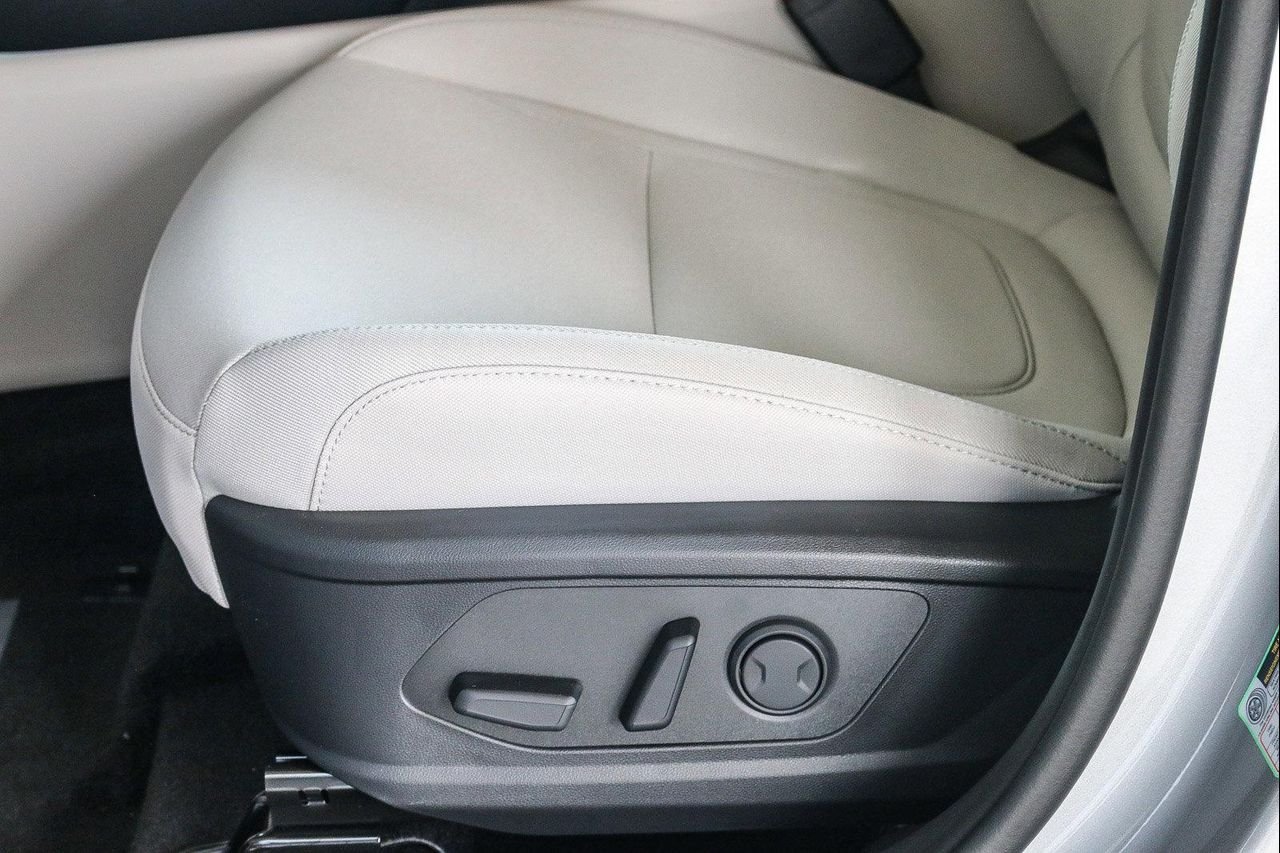 New 2026 Silver Hyundai SEL image 49