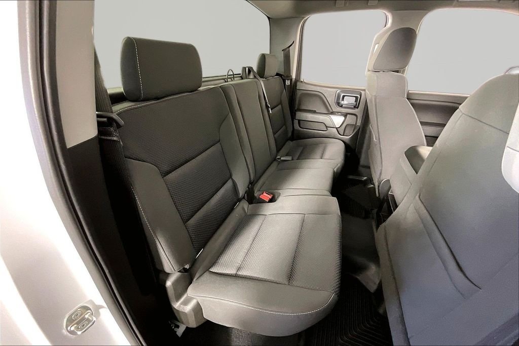 Used 2019 White Chevrolet LT image 23