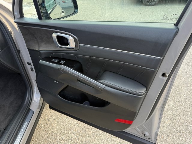 Used 2025 Wolf Gray Kia X-Line SX Prestige image 29