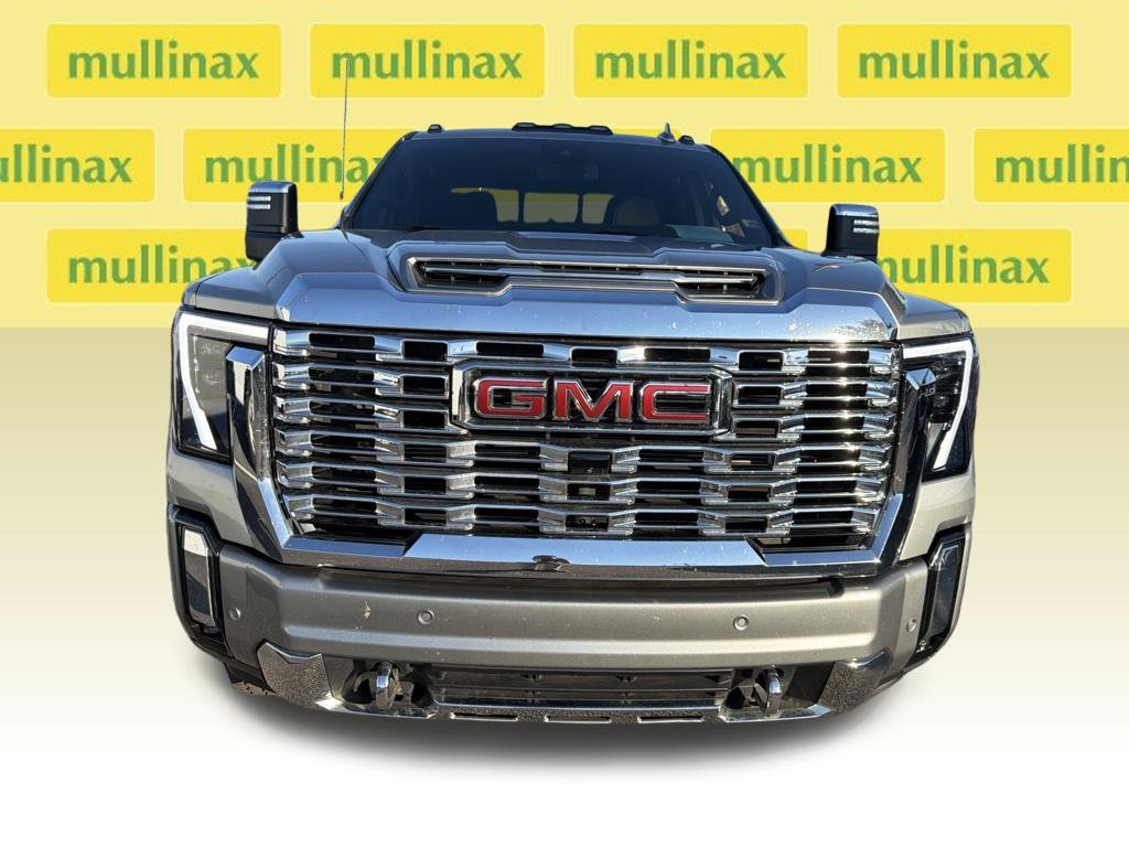 Used 2025 Silver GMC Denali image 3