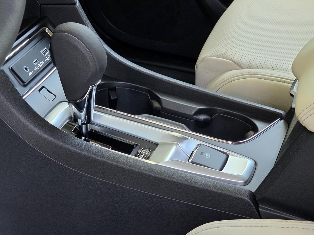 New 2026 CRYSTAL BLACK SILICA Subaru Limited 7-Passenger image 30