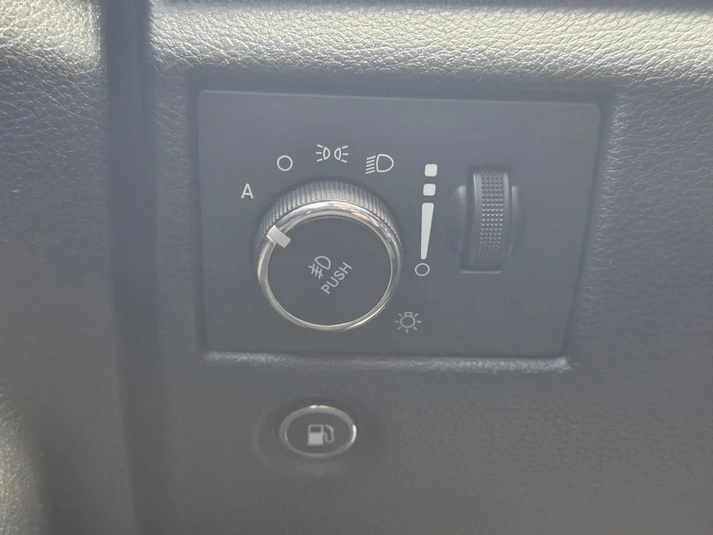 Used 2019 Gray Jeep Altitude image 21