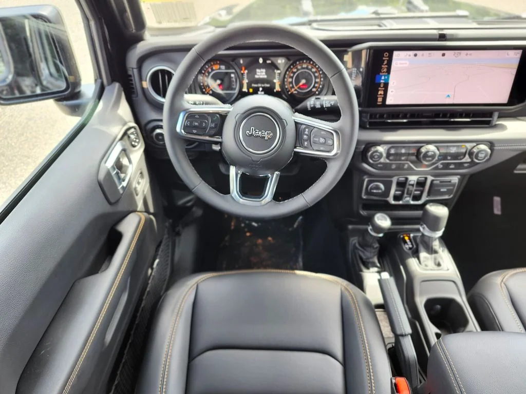 New 2026 Black Clear-Coat Exterior Paint Jeep Sahara image 13