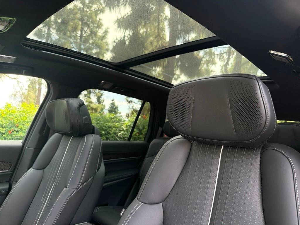 Used 2026 Silver Cadillac Luxury image 11