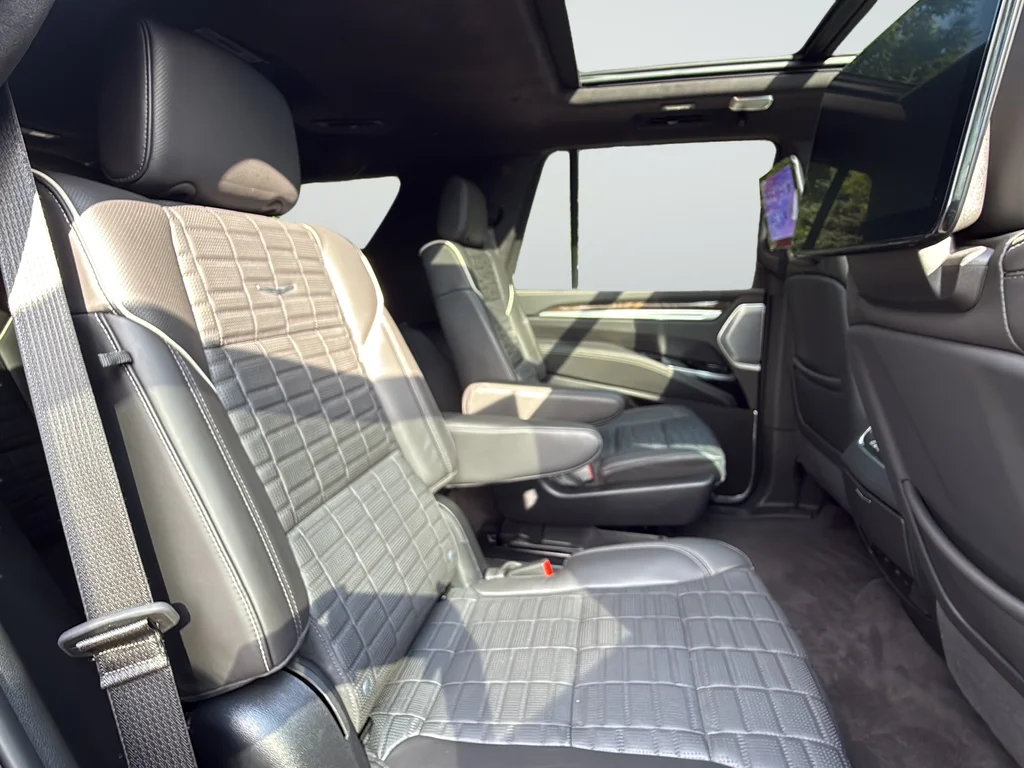 Used 2025 Black Cadillac Sport Platinum image 29