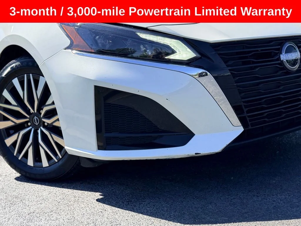 Used 2024 White Nissan 2.5 SV image 3