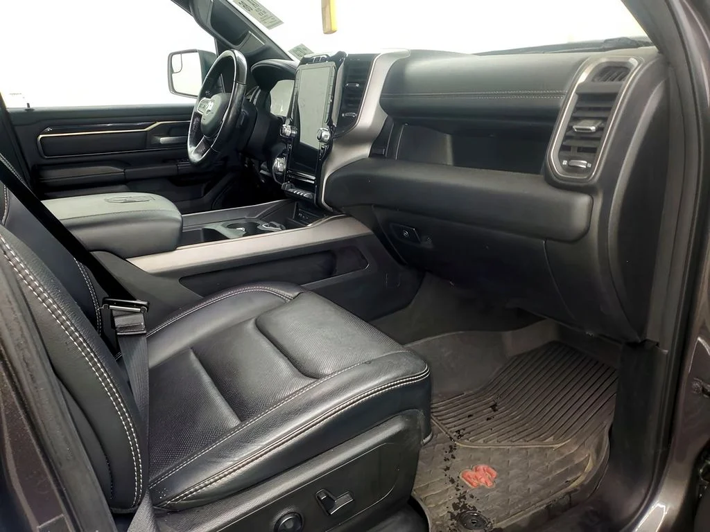 Used 2019 Granite Crystal Metallic Ram Sport image 9