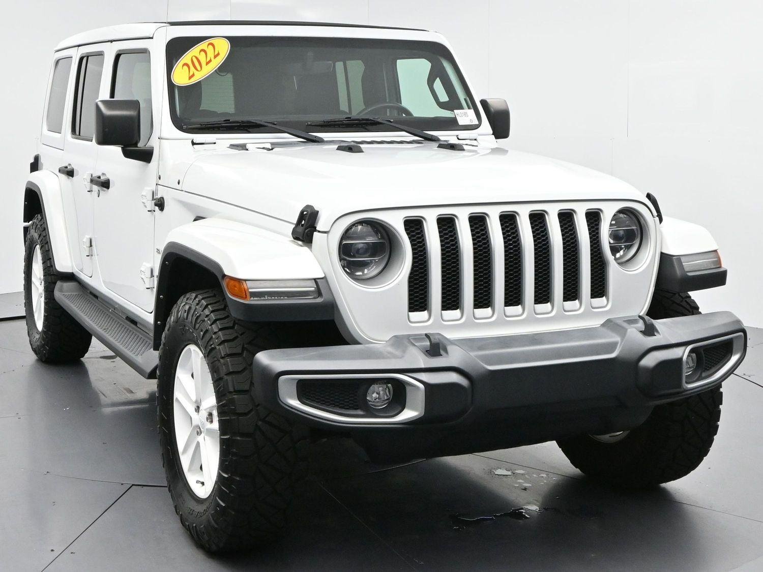 Used 2022 Bright White Clearcoat Jeep Unlimited Sahara image 2