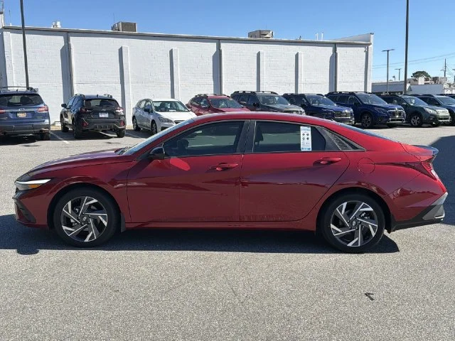 Used 2025 Red Hyundai SEL Sport image 10