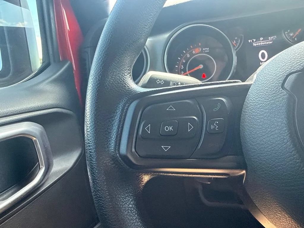 Used 2019  Jeep Sport image 12