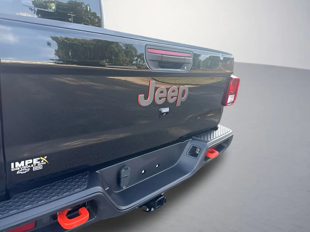 Used 2023  Jeep Mojave image 28