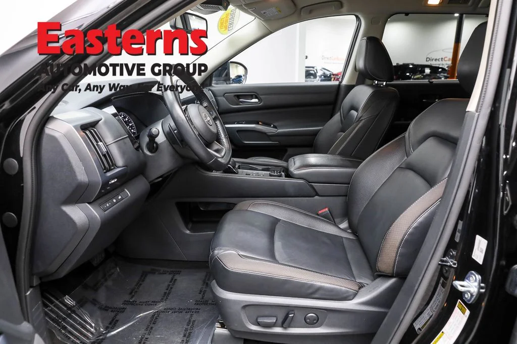 Used 2022 Black Nissan SL image 14