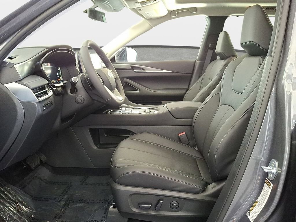 Certified Used 2026 Graphite Shadow INFINITI LUXE image 10
