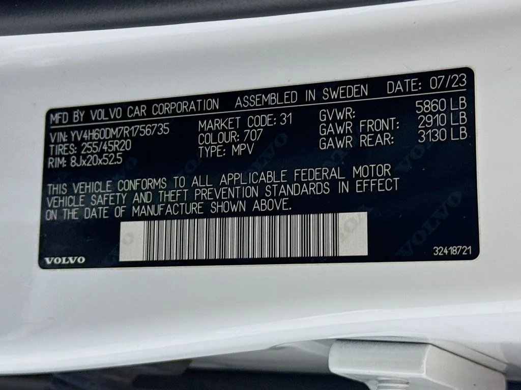 Certified Used 2024 Crystal White Volvo Ultimate image 27