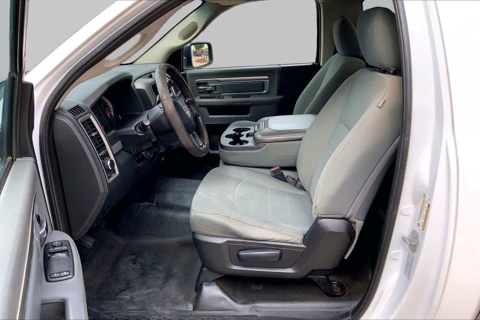 Used 2016 Bright White Clearcoat Ram Tradesman image 8