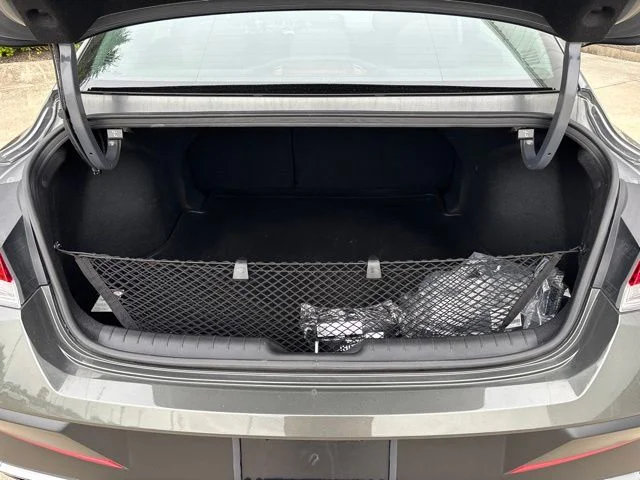 Used 2025 Amazon Gray Hyundai SEL Convenience image 12