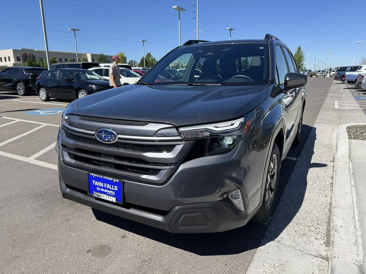 Used 2025 Magnetite Gray Metallic Subaru Premium image 3