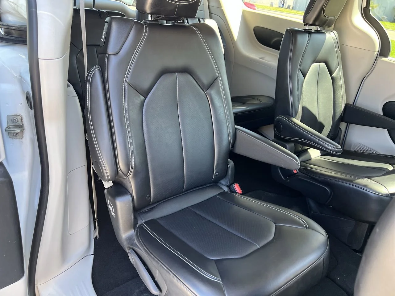 2024 Chrysler Pacifica Touring L - Photo 27