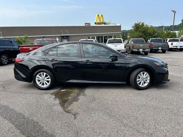 Used 2025  Toyota LE image 2