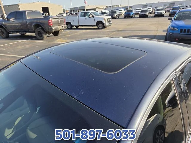 Used 2017 Black Lincoln Reserve image 5