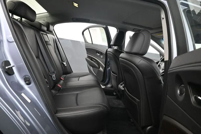 Used 2015  Acura Base image 19