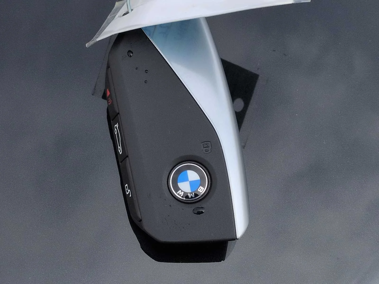 New 2026 Black Sapphire Metallic BMW xDrive28i image 37